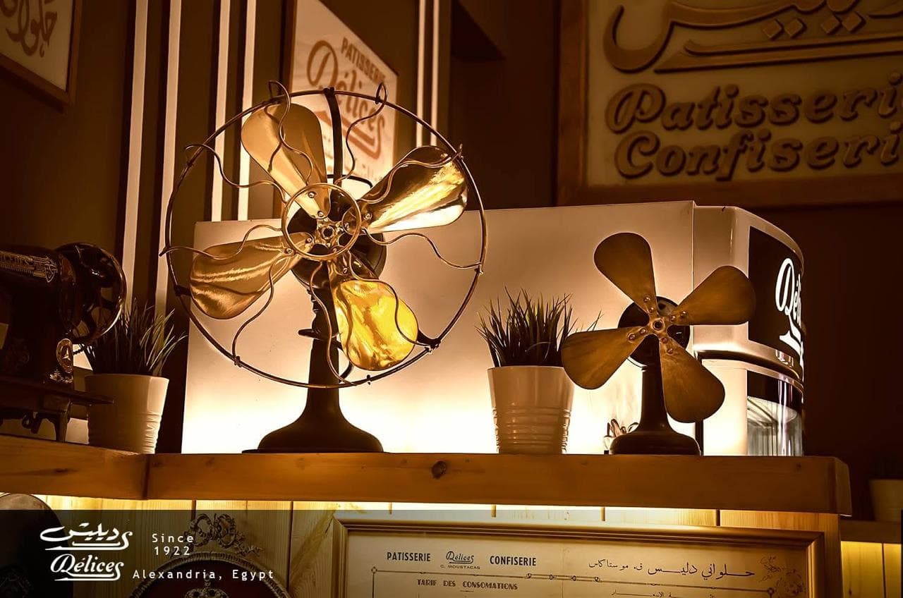 Brass fans of a Mediterranean summer