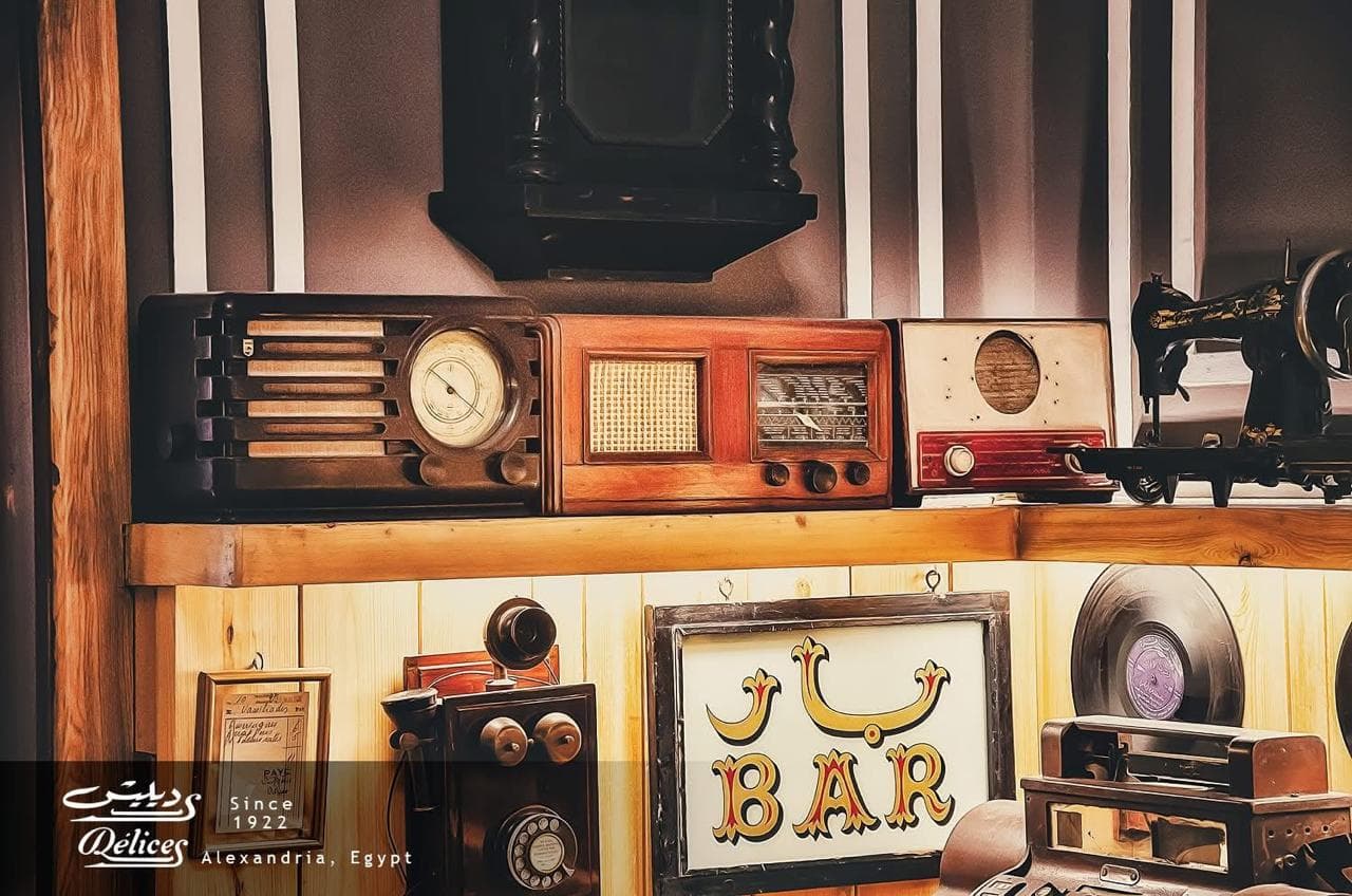 Vintage radios & the BAR sign